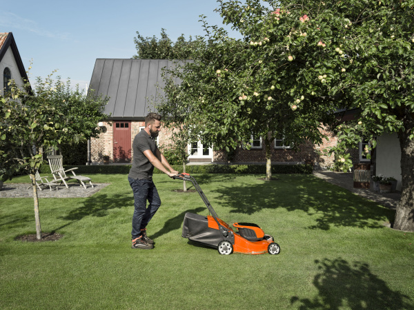 Газонокосилки и сенокосилки