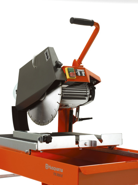 Камнерезная пила Husqvarna TS 300 E (1-фазная) 965 15 46-01 Камнерезная пила Husqvarna TS 300 E (1-фазная) 965 15 46-01