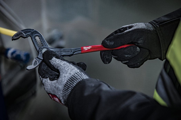 Клещи сантехнические Milwaukee 250 мм 4932492459