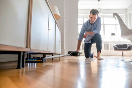 Аккумуляторный вертикальный пылесос Karcher VC 7 Cordless yourMax 1.198-710.0
