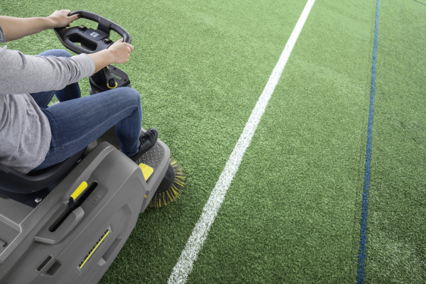 Подметальная машина Karcher KM 85/50 R Bp 1.351-126.0