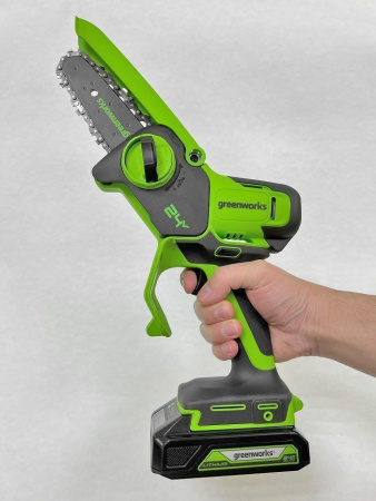 Цепная мини пила аккумуляторная Greenworks 24V G24MCS10 (1хАКБ 4Ач и ЗУ) 10см 2008207UB Цепные пилы