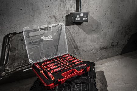 Набор трехгранных отверток Milwaukee VDE SL/PH/PZ/T + тестер напряжения 4932479095