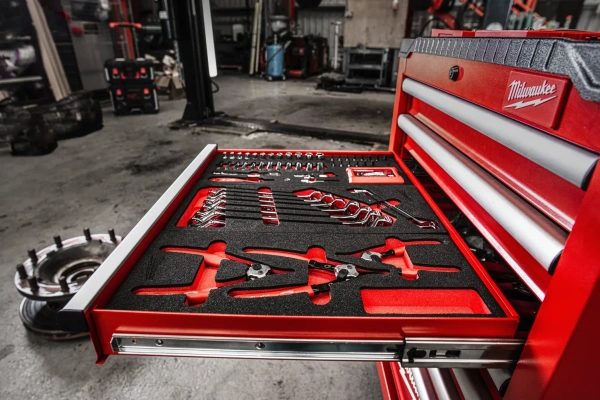 Шкаф металлический на колесиках Milwaukee для хранения инструментов SRC27/7-1 4932498252