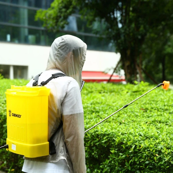 Опрыскиватель аккумуляторный Deko DKSP12 14 л 065-0955