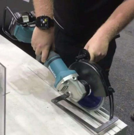 Углошлифмашина MAKITA DGA900Z BL motor аккумуляторная без АКБ и ЗУ