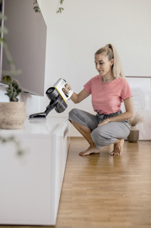 Пылесос вертикальный аккумуляторный Karcher VC 4 Cordless MyHome Car 1.198-632.0 Пылесос вертикальный аккумуляторный Karcher VC 4 Cordless MyHome Car 1.198-632.0