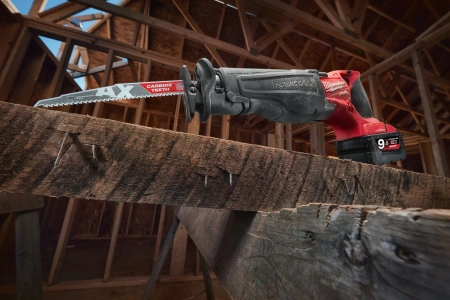 Полотно для сабельной пилы, демонтажное по дереву, дереву с гвоздями, пластику с твердосплавными зубьями Milwaukee AX CARBIDE TEETH 230 мм/ шаг зуба 5 мм (1 шт) (экоупак.) (замена для 48005226) 48475226