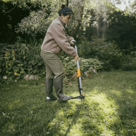 Корнеудалитель Ergonomic FISKARS 1080409