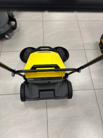 Подметальная машина Karcher S 4 Twin (мелкие потертости на корпусе, помята коробка) 1.766-360.1