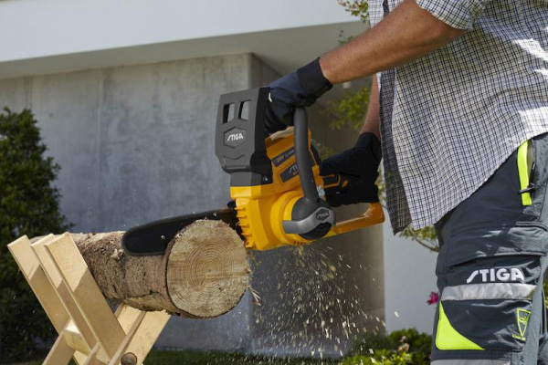 Пила аккумуляторная Stiga SC 24 AE