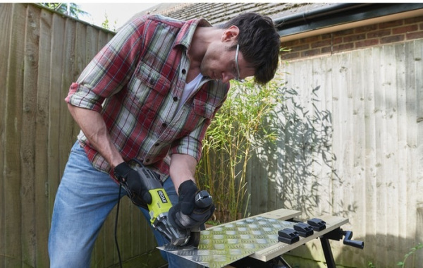 Болгарка Ryobi RAG800-125G 5133002491