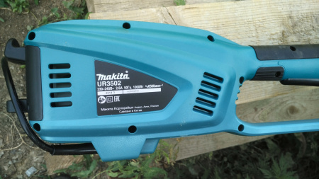 Триммер MAKITA UR 3502
