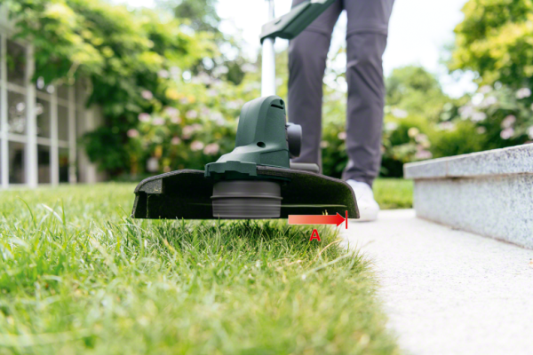 Триммер аккумуляторный Bosch UniversalGrassCut 18-260 (06008C1D01) (без акб и зу) 06008C1D01