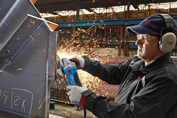 Болгарка Bosch GWS 19-125 CI (060179N002) 060179N002 Болгарка Bosch GWS 19-125 CI (060179N002) 060179N002