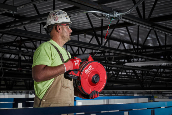 Аккумуляторное устройство для протяжки кабеля Milwaukee M18 FPFT-202 30m NC Set 4933471954