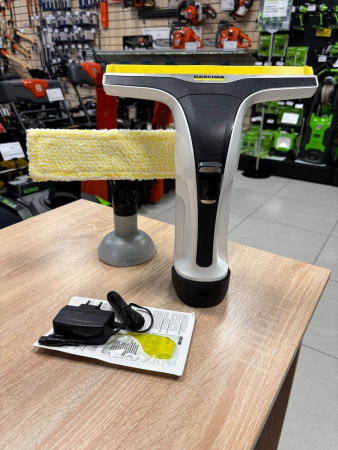 Стеклоочиститель Karcher WV 6 Plus (нетоварный вид упаковки, вмятина на корпусе пульверизатора) 1.633-741.1
