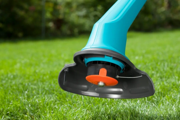 Триммер электрический Gardena SmallCut 300/23 09805-20 Электрический триммер Gardena SmallCut 300/23