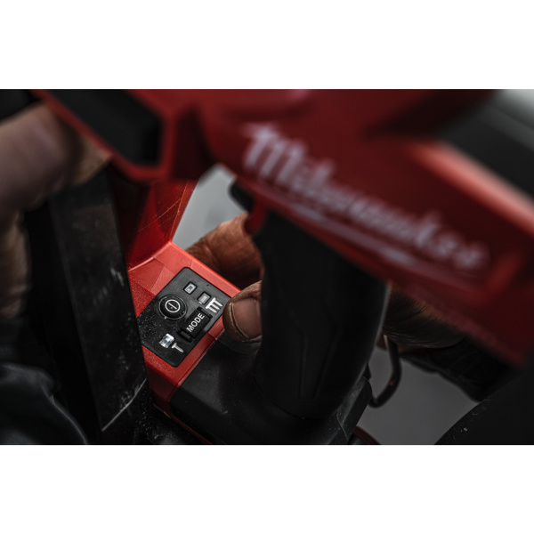 Угловой отделочный нейлер Milwaukee M18 FUEL™ 16 GA  M18 FN16GA-0X 4933478094 Угловой отделочный нейлер Milwaukee M18 FUEL™ 16 GA  M18 FN16GA-0X 4933478094