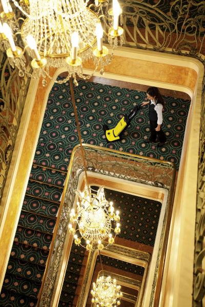 Щеточный пылесос Karcher CV 48/2