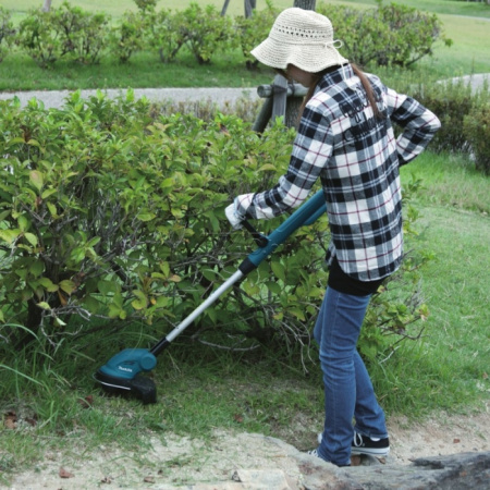 Триммер аккумуляторный Makita DUR 181 RF DUR181RF