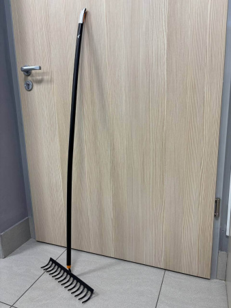 Грабли Fiskars Solid (сломана рукоятка, погнута штанга) 1016036.1