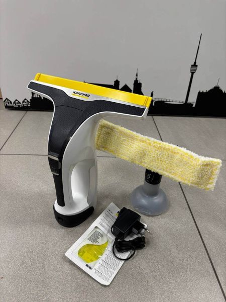Стеклоочиститель Karcher WV 6 Plus (нетоварный вид упаковки, вмятина на корпусе пульверизатора) 1.633-741.1