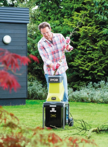 Садовый измельчитель Ryobi RSH2545B 5133002512 Садовые измельчители