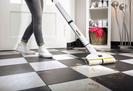 Аппарат для влажной уборки Karcher EWM 2 1.056-310.0