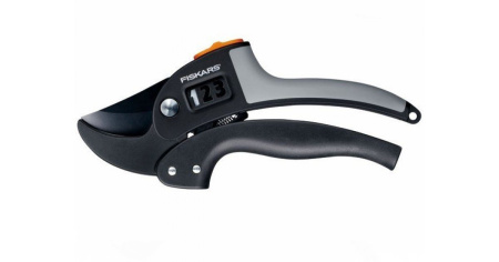 Секатор контактный FISKARS PowerStep с храповым механизмом (111670)