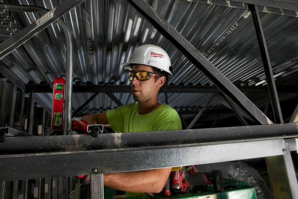 Защитные очки Milwaukee Performence 4932478928