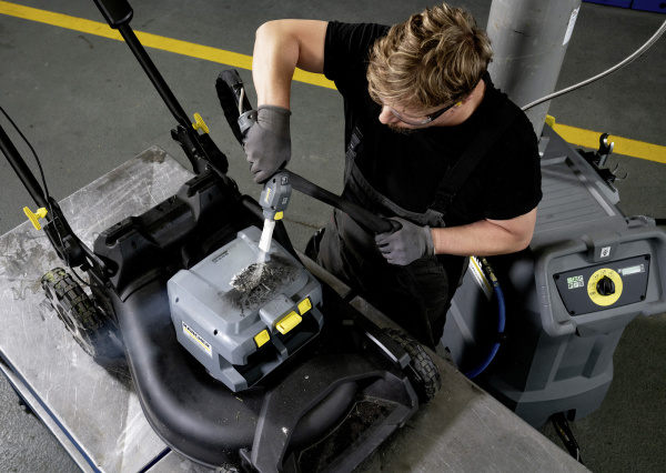 Аппарат для очистки сухим льдом со встроенным генератором сухого льда Karcher IB 10/8 L2P 1.574-200.0