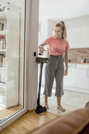 Пылесос вертикальный аккумуляторный Karcher VC 4 Cordless MyHome Car 1.198-632.0 Пылесос вертикальный аккумуляторный Karcher VC 4 Cordless MyHome Car 1.198-632.0