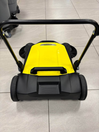 Подметальная машина Karcher S 4 Twin (мелкие потертости на корпусе, помята коробка) 1.766-360.1