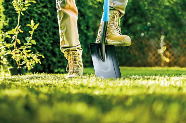 Садовые лопаты и вилы